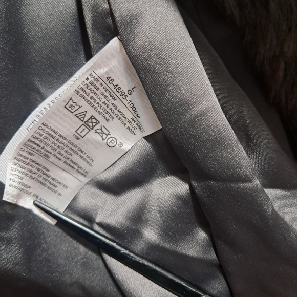 Banana Republic Gray  Faux Fur Vest - Picture 7 of 12